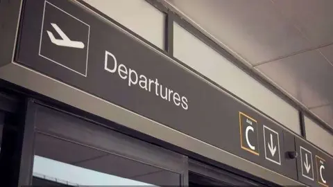 Llegadas del Aeropuerto Internacional de Dubai. 