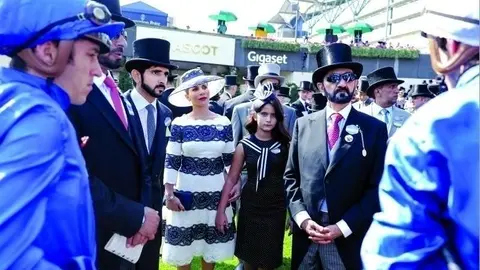 El jeque Hamdan, la princesa Haya, la jequesa Al Jalilla y el gobernador de Dubai.