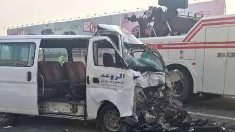 Uno de los vehículos implicados en un accidente múltiple en Sheikh Zayed. (Policía de Dubai)