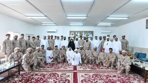 La presidenta del FNC de EAU durante su visita a Yemen.