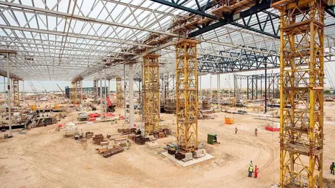 Las obras de construcción del paque temático de Warner Bros en Yas Island marchan a buen ritmo.