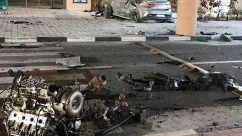 Imagen de los vehículos siniestrados en Battuta Mall.