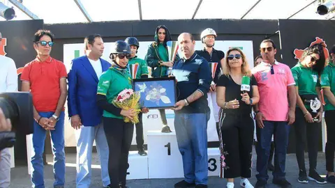 Cuatro jinetes emiratíes han conseguido llegar entre las cinco primeras en la prueba de 120 kilómetros de la Copa Sheikha Fatima. (WAM)