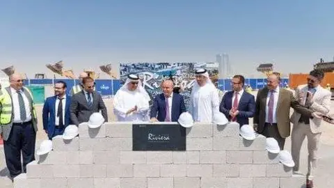 Ceremonia de primera piedra del proyecto Azizi Riviera en Dubai.