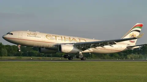 Un avión de Etihad Airways modelo A 330-200.