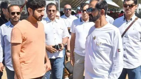 El jeque Mohammed bin Rashid y el jeque Hamdan durante el evento deportivo en la Toscana. (WAM)