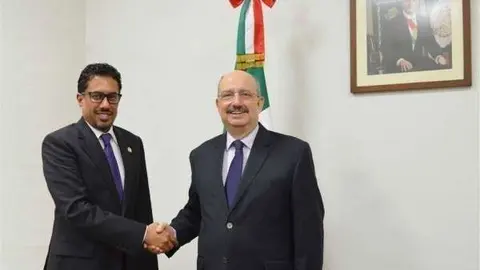 El embajador de los EAU en México, Ahmed Hatem Al Menhali, y el subsecretario de Relaciones Exteriores, Carlos de Icaza, durante su reciente encuentro.