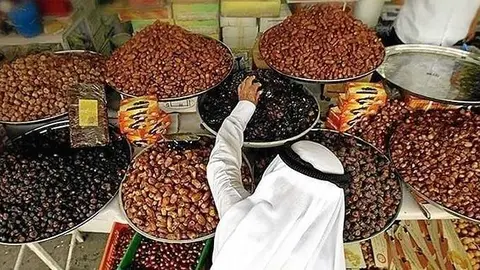 Dátiles en un mercado de EAU. (EL CORREO)