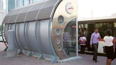 Una parada de autobús de Dubai.