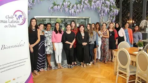 Algunas asistentes al desayuno Club Damas Latinas de Dubai del mes de agosto de 2017.