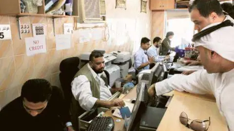 Un centro de mecanografía de Emiratos Árabes Unidos.