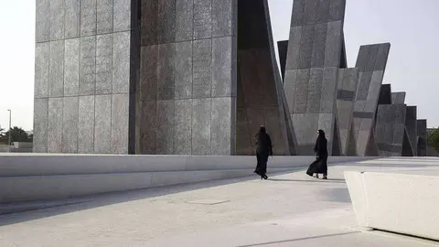 El monumento en honor a los soldados caídos en la Gran Mezquita Zayed de Abu Dhabi.