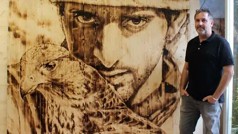 El jeque Hamdan es una de las personalidades retratadas por López Romero. (Cedida)