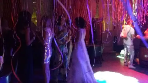 Un club nocturno el en Downtown de Dubai. (EL CORREO)