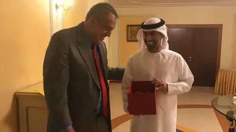 Los ministros de Energia de EAU y de Petróleo de Venezuela durante la reunión en Astaná.