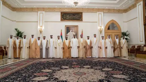 El Consejo Ejecutivo de Abu Dhabi tras la jura de nuevos miembros.
