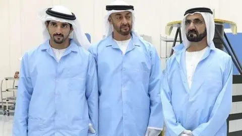 De izquierda a derecha, el príncipe heredero de Dubai, el príncipe heredero de Abu Dhabi y el gobernador de Dubai.