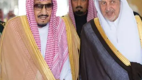 El rey Salman de Arabia Saudita, este miércoles, a su llegada a Moscú. (Saudi Press Agency)
