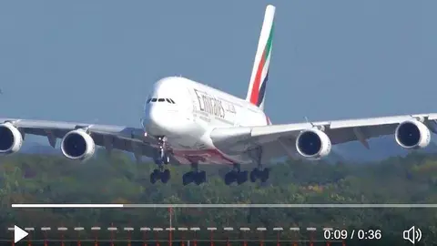 Aterrizaje de un A380 en el aeropuerto alemán de Düsseldorf. (Twiiter)