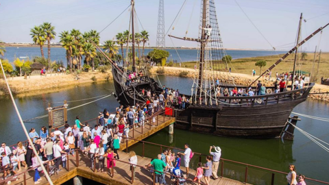 Una imagen del Muelle de las Carabelas en el Puerto de Palos en España.