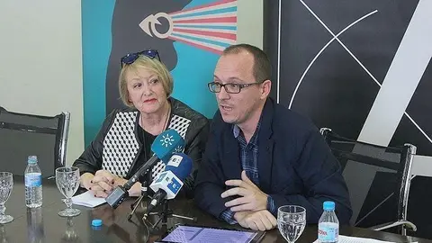 La presidenta de la Academia, Yvonne Blake, y el director del Festival de Cine Iberoamericano, Manuel H. Martín, durante la presentación en Madrid. (Foto Enrique F. Aparicio)