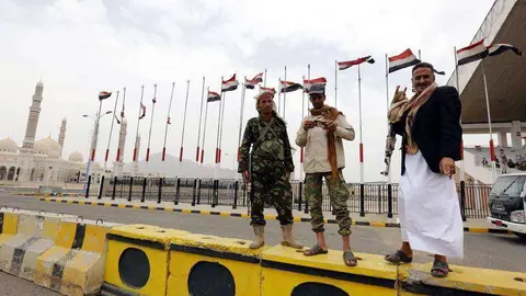 Soldados yemeníes leales al ex presidente Ali Abdullah Saleh en una plaza de Saná.