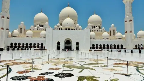Gran Mezquita Zayed de Abu Dhabi. (EL CORREO)