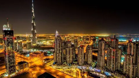 Millones de luces disparan cada noche el consumo eléctrico en Dubai.