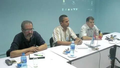 El doctor Hichem Sahli, coordinador por las Universidades Flamencas de  Bélgica -izquierda', y el doctor Hipólito Carvajal Fals, coordinador por la Universidad de Oriente de Cuba. (Sergio Martínez)
