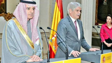 Los ministros de Exteriores de Arabia Saudita, Adel bin Ahmed al Jubeir, y de España, Alfonso Dastis. (@AlfonsoDastisQ)