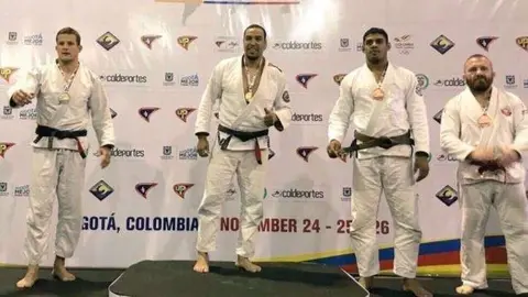 El emiratí en el podio de Bogotá. (Twitter)