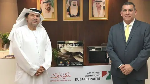 El director de PROECUADOR -derecha- junto al director ejecutivo de Dubai Exports. (Cedida)