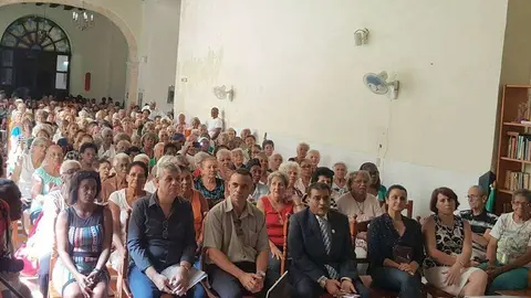 Asistentes cubanos a la jornada solidaria organizada por EAU en La Habana. (WAM)