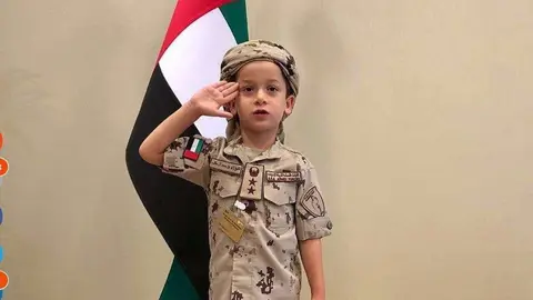 El hijo menor del gobernador de Dubai, el jeque Zayed.