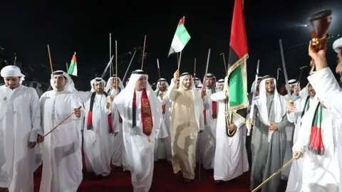 Una imagen del gobernante de RAK durante las celebraciones por el 46 Día Nacional de EAU.