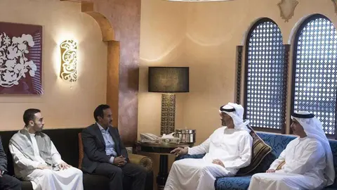 Mohammed bin Zayed visitó a Ahmed Saleh en su casa de Abu Dhabi. (Mohammed bin Zayed, Twitter)