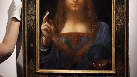 El 'Salvator Mundi' de Leonardo da Vinci se exhibirá en Louvre de Abu Dhabi. (Kirsty Wigglesworth AP, Louvre Abu Dhabi, Twitter)