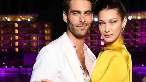 Bella Hadid y Jon Kortajarena en Dubai.