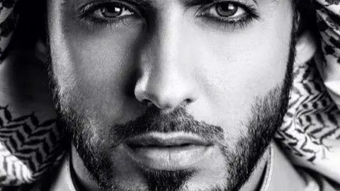 El modelo Omar Borkan en una foto de su perfil de Instagram.