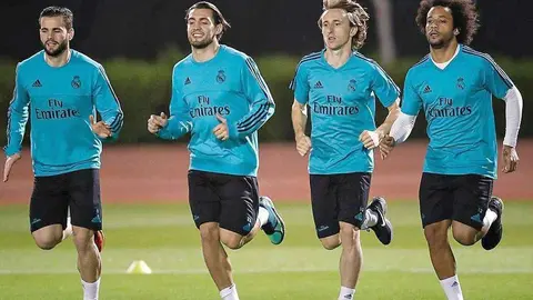 Jugadores del Real Madrid, durante un entrenamiento previo a la final de Mundial de Clubes de Abu Dhabi. (@RealMadrid)