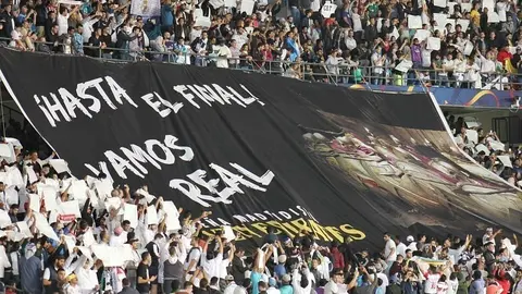 La peña Seven de Emiratos Árabes dejó su impronta en el estadio de la Zayed Sports City de Abu Dhabi. (R. Pérez)
