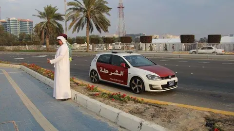 Una imagen de la Policía de Abu Dhabi en la Corniche. (EL CORREO)
