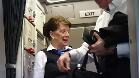 Una imagen de Bette Nash la azafata de 81 años.