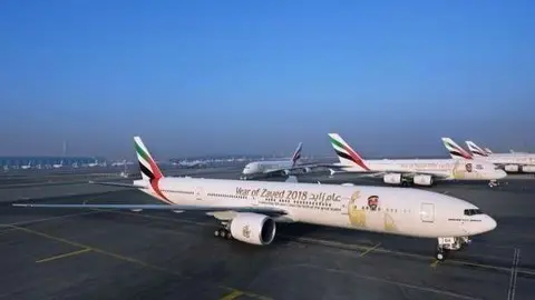 Aviones de Emirates decorados con la imagen de Sheikh Zayed.