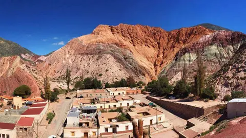 Coloridas rocas en Jujuy Argentina.