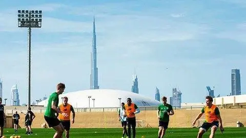 El equipo escocés Celtic entrenando en Dubai.