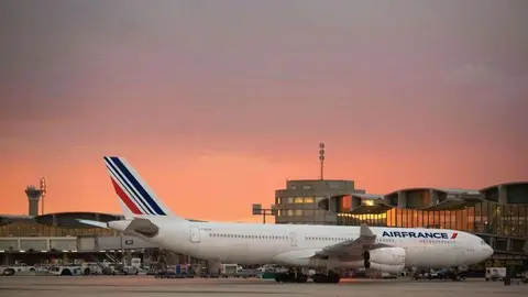 Un avión de Air France en el Aeropuerto Internacional de Dubai.
