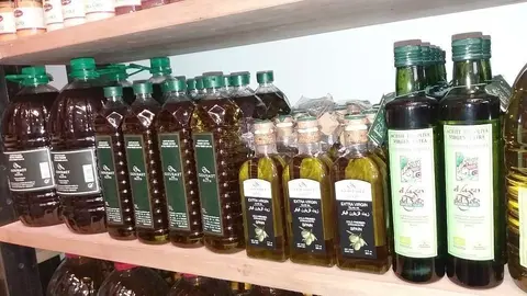 Aceite de la primera cosecha de este año ya está disponible en La Despensa. (EL CORREO)
