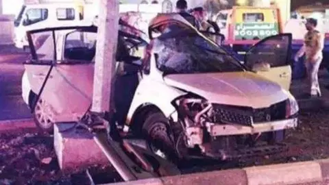 Imagen de Instagram del estado en que quedó el coche tras el grave siniestro.