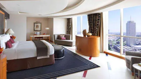 Una imagen de la Suite Imperial en el hotel Fairmont Dubai.
